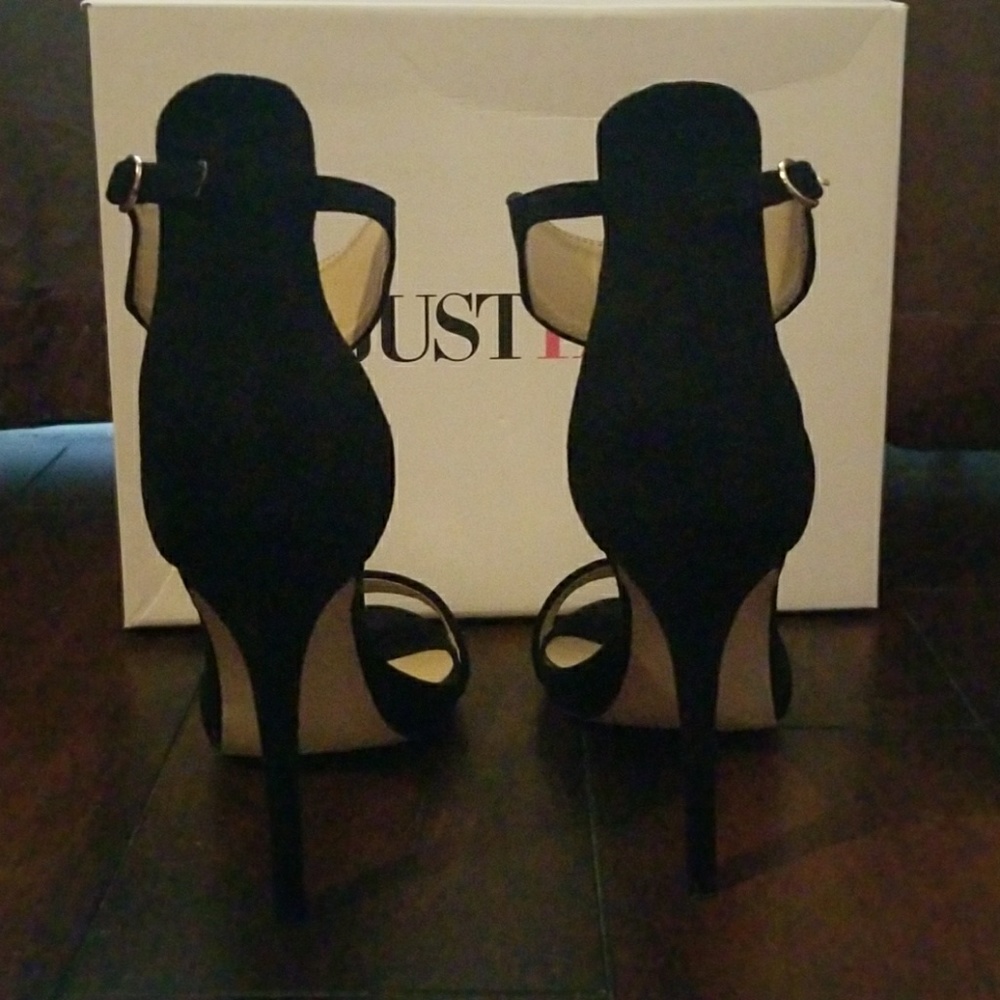 Heels - Picture 2 of 7
